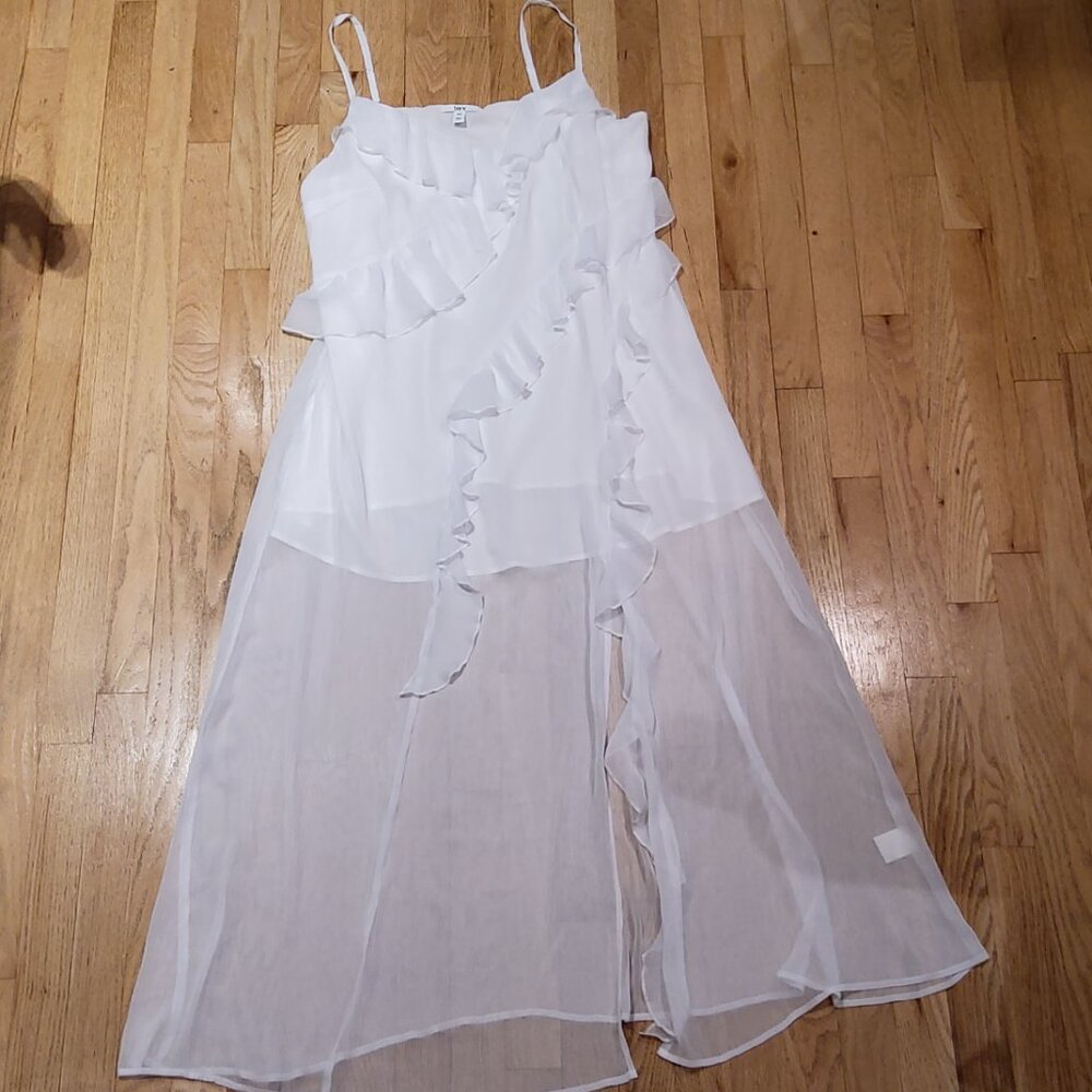 NWOT Bar III Women's White Strappy ruffle maxi dress Size 18W. Lined. 100% Poly.